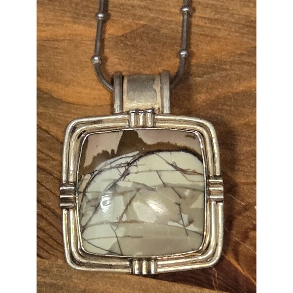 Vintage Sterling Browns & Cream Agate Pendant & Silver Chain - Picture 2 of 5